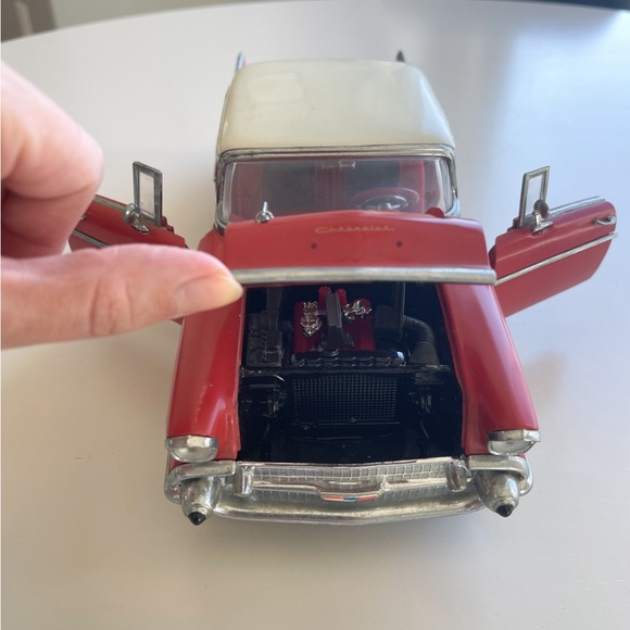 AMT 1957 Chevrolet 2 Door Hardtop Model - Picture 5 of 13